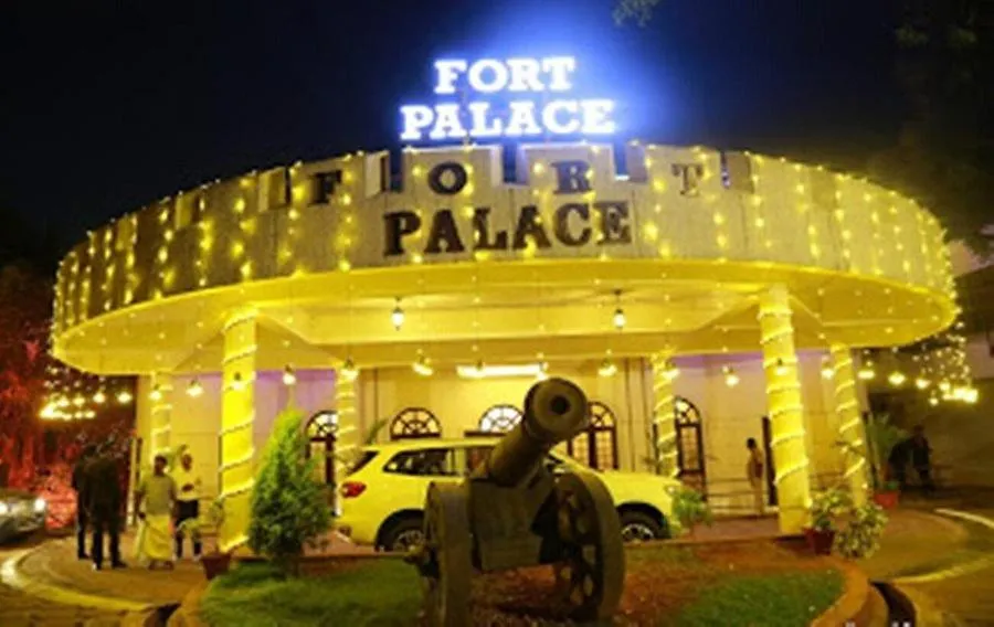 Hotel Fort Palace פלקאד