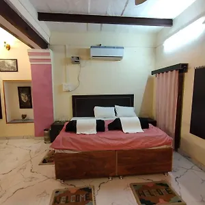 Bed & Breakfast Suraj Varanasi